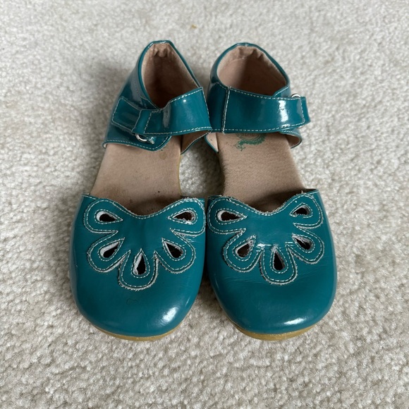 Livie and Luca Teal Petals - Picture 1 of 3